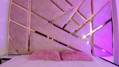 Claire  online show from November 1, 5:37 pm