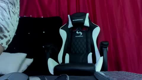 Snapshot of zafiro_winslow chatting on December 20, 10:49 am GODDESS ZAFIRO WINSLOW online show from December 20, 10:49 am