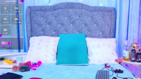 Zafiro online show from December 24, 11:49 am