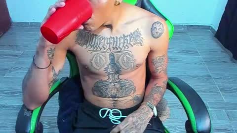 BiG Zafiro online show from April 18, 11:25 am