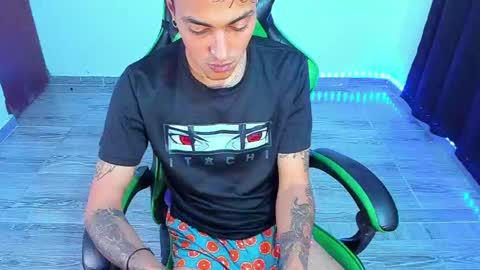 Snapshot of zafirocum chatting on April 30, 1:39 pm BiG Zafiro online show from April 30, 1:39 pm