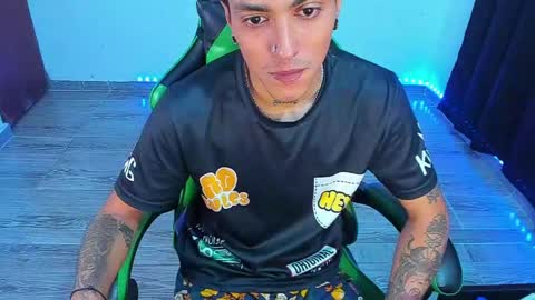 Snapshot of zafirocum chatting on May 3, 12:55 pm BiG Zafiro online show from May 3, 12:55 pm
