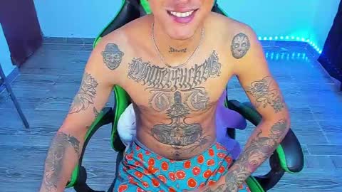 Snapshot of zafirocum chatting on May 7, 12:32 pm BiG Zafiro online show from May 7, 12:32 pm