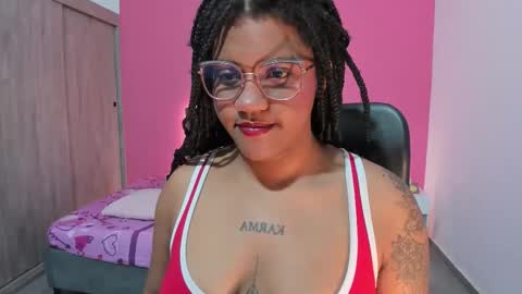 Snapshot of zahra_rose chatting on November 21, 8:29 pm zahra_rose online show from November 21, 8:29 pm