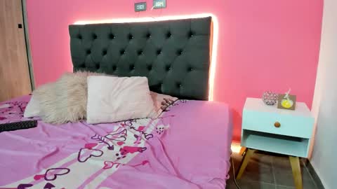 Snapshot of zahra_rose chatting on November 28, 2:20 pm zahra_rose online show from November 28, 2:20 pm