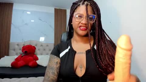 Snapshot of zahra_rose chatting on February 16, 8:27 pm zahra_rose online show from February 16, 8:27 pm