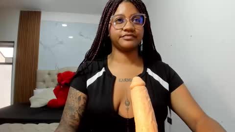 Snapshot of zahra_rose chatting on February 25, 2:59 pm zahra_rose online show from February 25, 2:59 pm