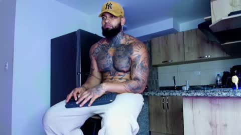 Snapshot of zain_diesel7 chatting on September 15, 5:57 pm INSTAGRAM yormanfit7 online show from September 15, 5:57 pm