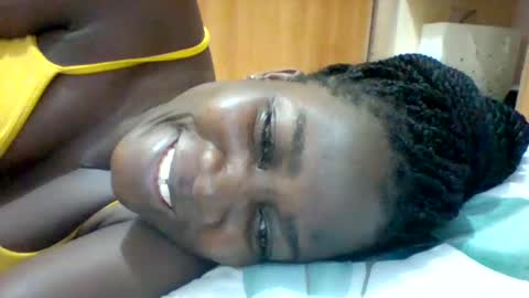 Snapshot of zainxxxx chatting on February 11, 9:35 pm zainxxxx online show from February 11, 9:35 pm