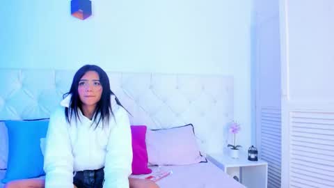 Snapshot of zaira_angel chatting on November 15, 8:22 am Zaira Angel online show from November 15, 8:22 am