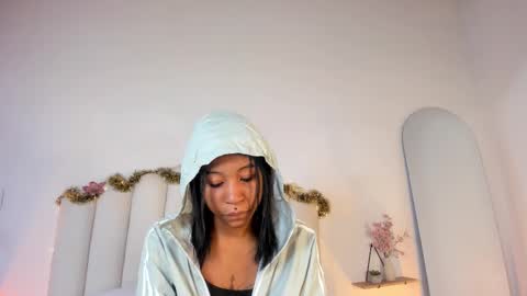 Zaira online show from December 17, 1:06 pm