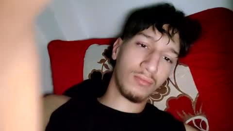 Snapshot of zaki25canfour chatting on November 18, 6:18 am zaki25canfour online show from November 18, 6:18 am