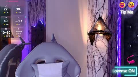   online show from April 8, 6:08 pm