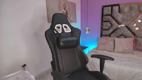 zamira_taylor online show from October 20, 3:40 am