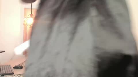 ZAMIRA online show from April 2, 1:31 pm