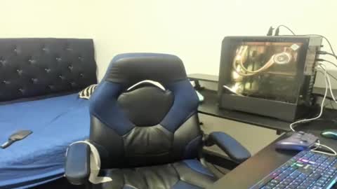 Snapshot of zammcito_ chatting on December 25, 12:48 am zamm online show from December 25, 12:48 am