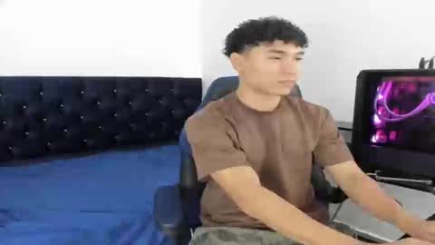 Snapshot of zammcito_ chatting on January 7, 2:10 am zamm online show from January 7, 2:10 am