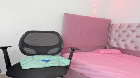 Snapshot of zammcito_ chatting on February 2, 8:13 am zamm online show from February 2, 8:13 am