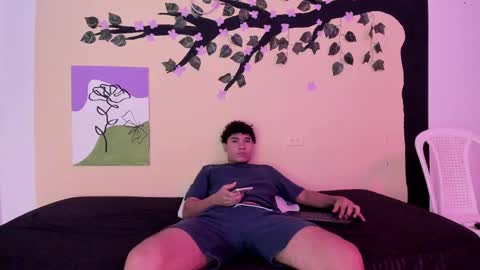 Snapshot of zammcito_ chatting on March 9, 2:39 am zamm online show from March 9, 2:39 am