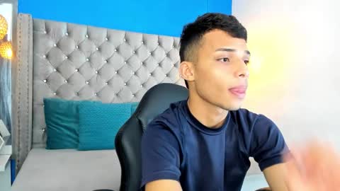 Snapshot of zan_shellby chatting on November 11, 2:44 am zan_shellby online show from November 11, 2:44 am