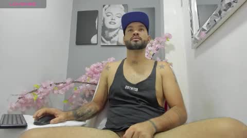 zane_cross online show from October 15, 11:32 am