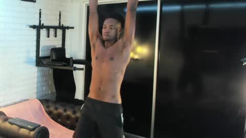 zanejordan1 online show from April 29, 7:53 pm