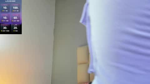 Snapshot of zaphiro__sky chatting on February 25, 8:46 am zaphiro__sky online show from February 25, 8:46 am