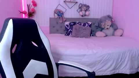 Zara online show from April 6, 12:17 pm