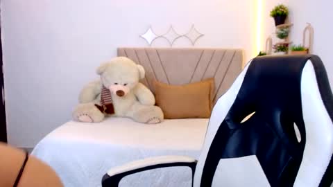 Snapshot of zara_cute18 chatting on July 11, 12:08 pm Zara online show from July 11, 12:08 pm