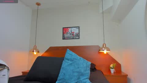 Snapshot of zarablaze6 chatting on December 5, 12:03 pm Zara online show from December 5, 12:03 pm