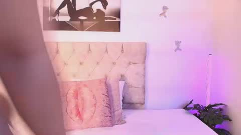 Snapshot of zaracampbell chatting on July 16, 12:33 pm Zara online show from July 16, 12:33 pm
