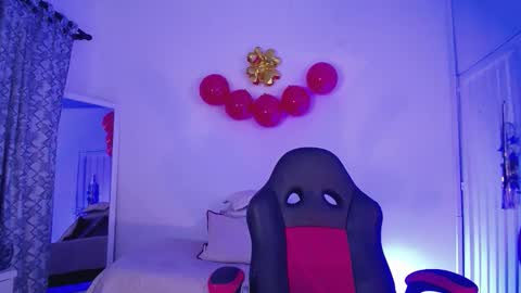 Snapshot of zaracollinx chatting on February 14, 3:36 am Zara online show from February 14, 3:36 am