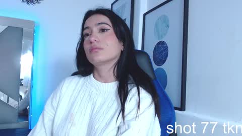 Snapshot of zaradames_ chatting on January 6, 7:09 am zaradames_ online show from January 6, 7:09 am