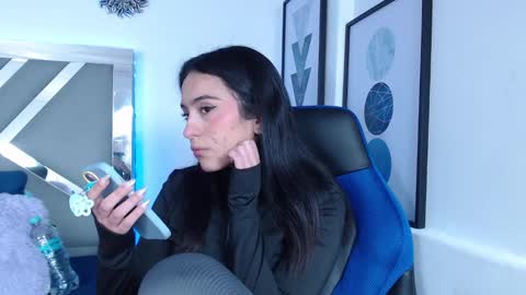 Snapshot of zaradames_ chatting on January 11, 4:27 am zaradames_ online show from January 11, 4:27 am