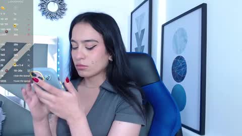 Snapshot of zaradames_ chatting on January 30, 4:37 am zaradames_ online show from January 30, 4:37 am