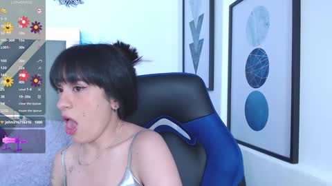 Snapshot of zaradames_ chatting on February 5, 11:34 am zaradames_ online show from February 5, 11:34 am