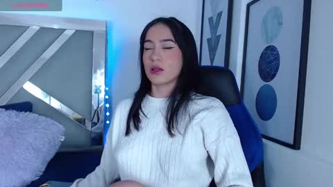 Snapshot of zaradames_ chatting on February 18, 5:53 am zaradames_ online show from February 18, 5:53 am