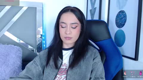 Snapshot of zaradames_ chatting on February 26, 4:14 am zaradames_ online show from February 26, 4:14 am