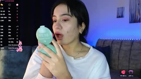 Snapshot of zaradames_ chatting on October 1, 2:28 am zaradames_ online show from October 1, 2:28 am