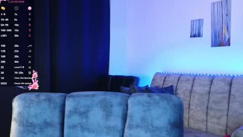 Snapshot of zaradames_ chatting on October 4, 2:53 am zaradames_ online show from October 4, 2:53 am