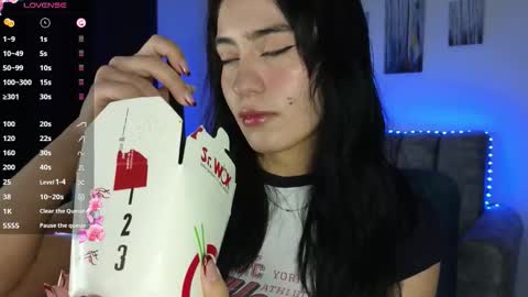 Snapshot of zaradames_ chatting on October 24, 3:36 am zaradames_ online show from October 24, 3:36 am