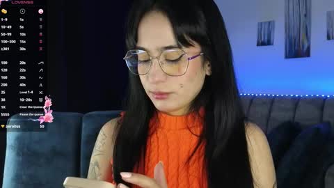 Snapshot of zaradames_ chatting on November 8, 2:45 am zaradames_ online show from November 8, 2:45 am