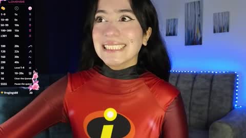 Snapshot of zaradames_ chatting on November 15, 3:04 am zaradames_ online show from November 15, 3:04 am