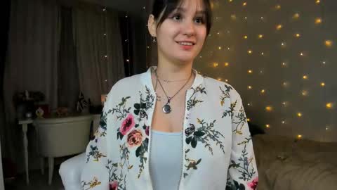 Vina Rini online show from January 28, 8:04 pm