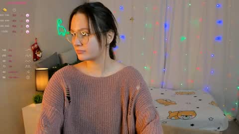 Vina Rini online show from February 3, 2:24 pm