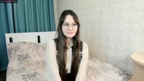 Vina Rini online show from February 10, 11:46 am
