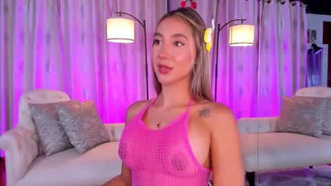 Snapshot of zarajener chatting on March 25, 8:37 pm online show from March 25, 8:37 pm