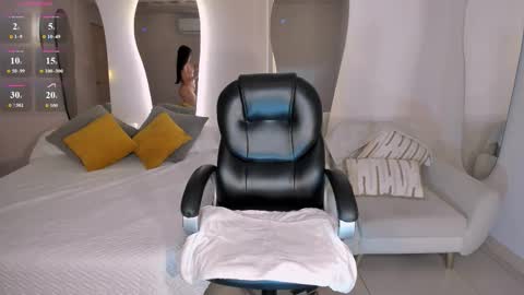 Zara  online show from March 15, 5:30 pm