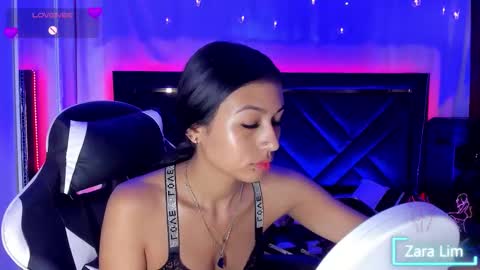 Snapshot of zaralim chatting on December 5, 7:32 pm Zara Lim online show from December 5, 7:32 pm