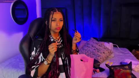 Snapshot of zaralim chatting on December 14, 6:01 pm Zara Lim online show from December 14, 6:01 pm